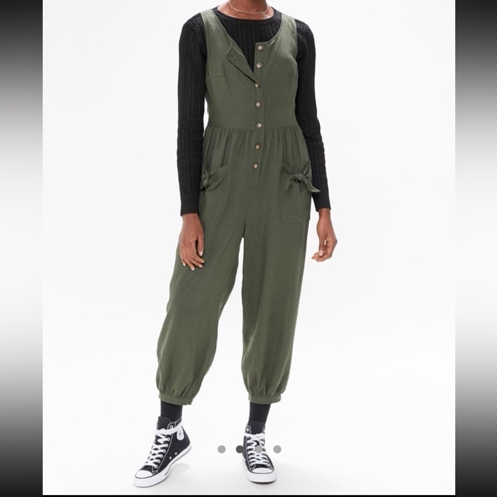 Linen Jumpsuit. Size Large.